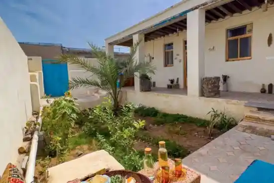 هاستل خانه خورشید