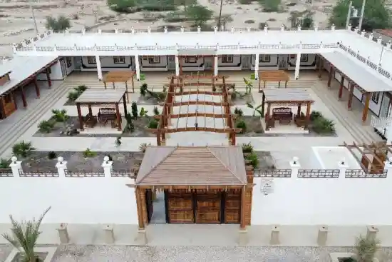 اقامتگاه بومگردی نخل زرین