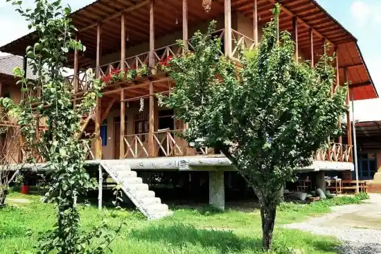 اقامتگاه بومگردی سعادت