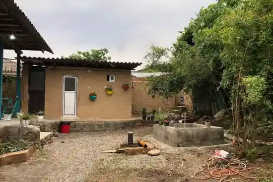 اقامتگاه بومگردی ماه منیر