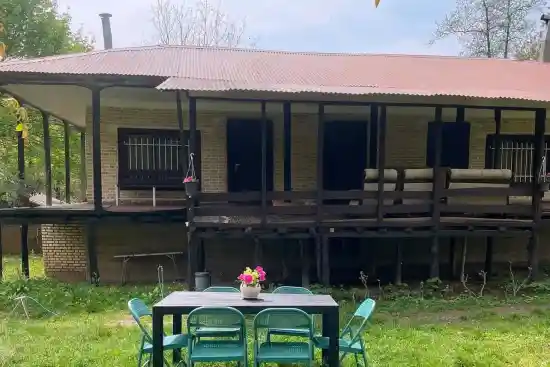 اقامتگاه بومگردی خانه هوشنگ خان