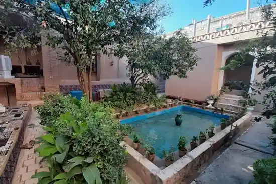 اقامتگاه بومگردی سرای آبی بی