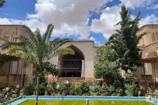 اقامتگاه بوم‌گردی سرای جاوید