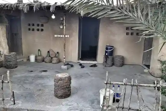 اقامتگاه بومگردی گنبد نمکی جاشک