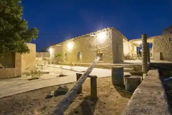 اقامتگاه بومگردی مدالی