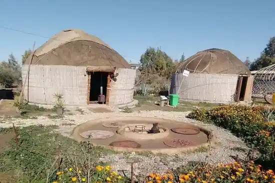 اقامتگاه بومگردی یمگو