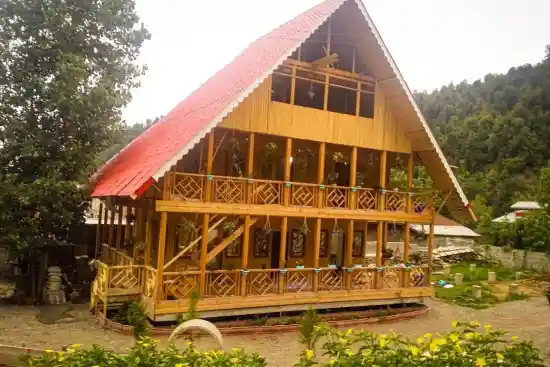 اقامتگاه بوم‌گردی ماه بانو