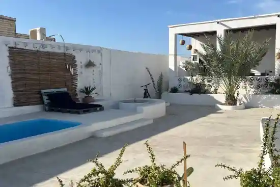 اقامتگاه بومگردی عمارت موت