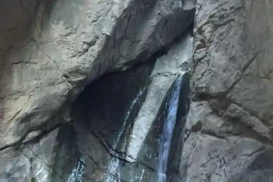 آبشار آب مراد