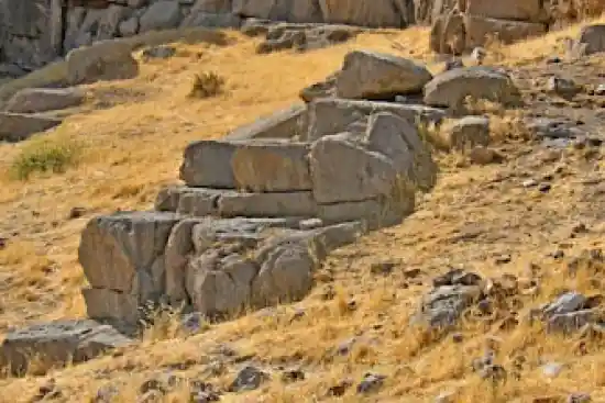 نیایشگاه مادی بیستون