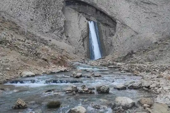 آبشار نیم ساعته