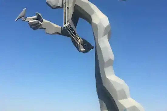 مجسمه منطقه آزاد چابهار