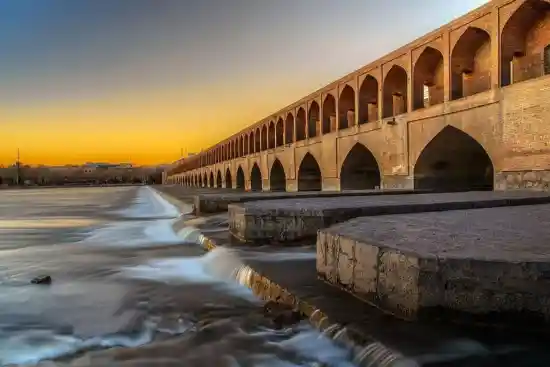 پل سی و سه پل