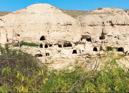 غار چهل خانه