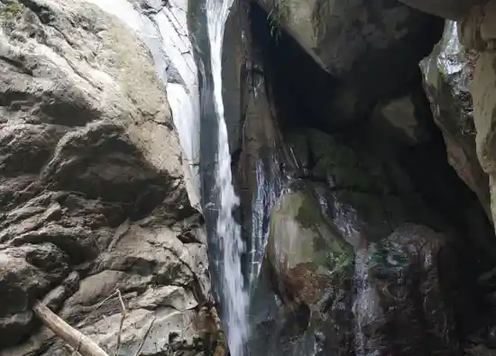 آبشار پاسنگی