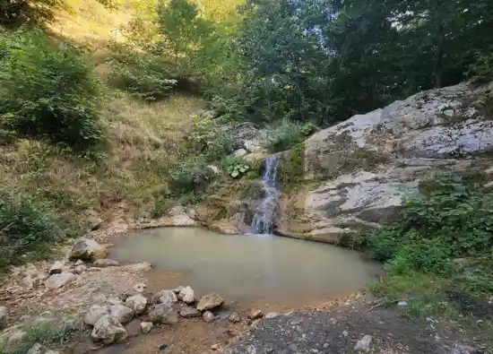 آبشار متکازین تنگه