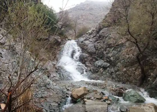 آبشار دره نوسنگ حصارک