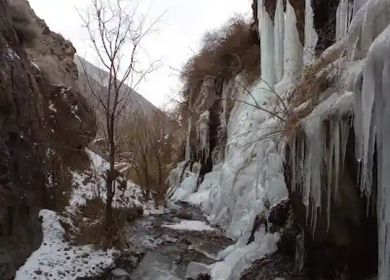 آبشار آوستا