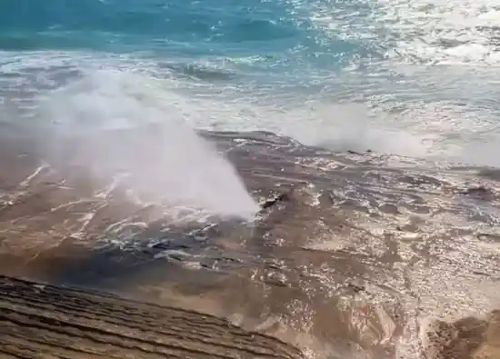 ساحل آبفشان مکسر