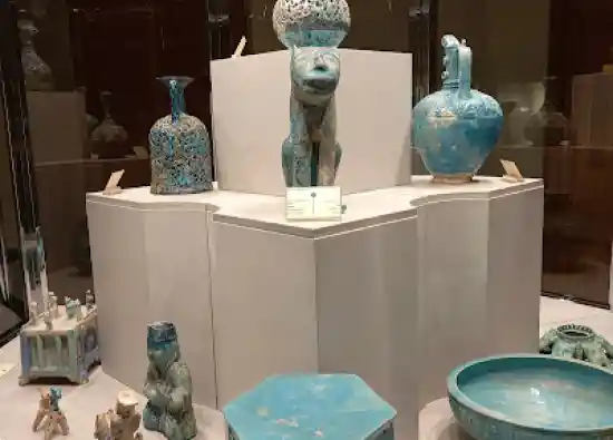 موزه آبگینه و سفالینههای ایران