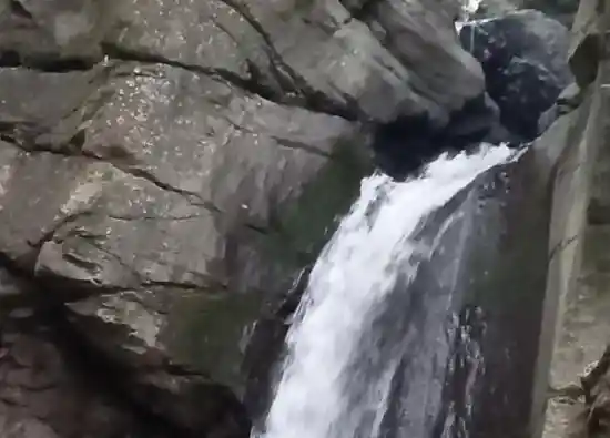 آبشار لیارو