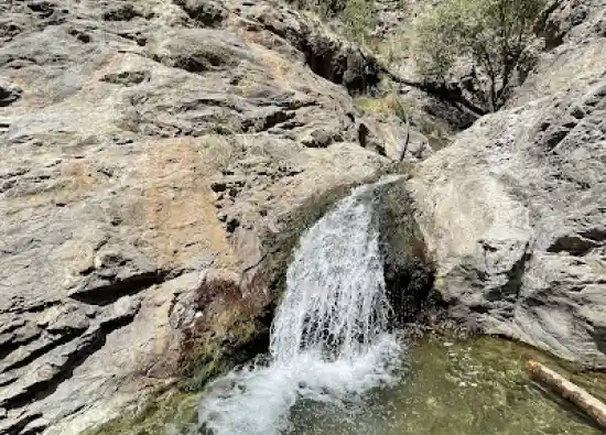 آبشار دل کوهی