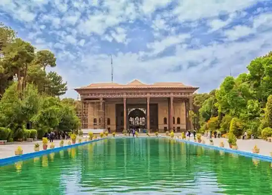 کاخ چهلستون