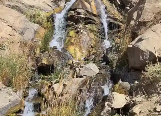 آبشار برگ جهان