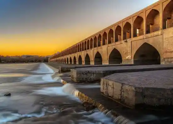 پل سی و سه پل