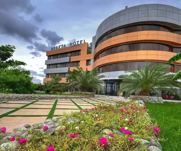 هتل آراکتا-1