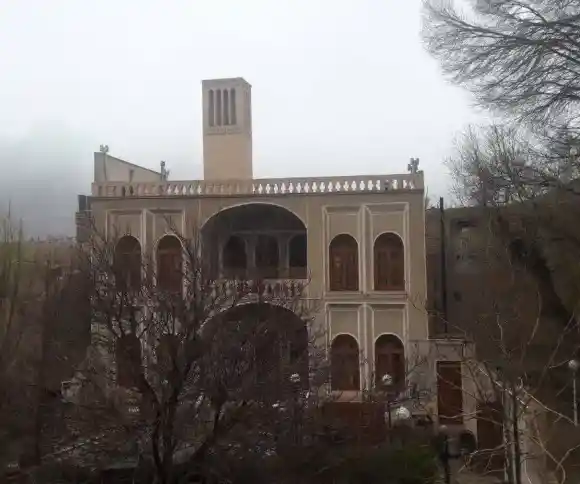 اقامتگاه بومگردی حاجی خان-1