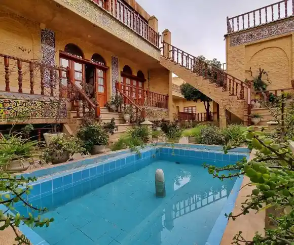 اقامتگاه سنتی فروغ مهر شیراز-1