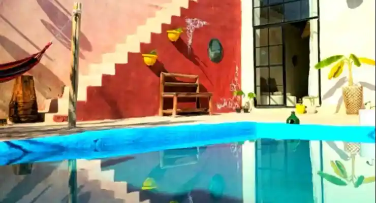 اقامتگاه بومگردی مون