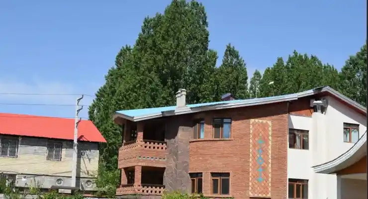 اقامتگاه سنتی ارزمان