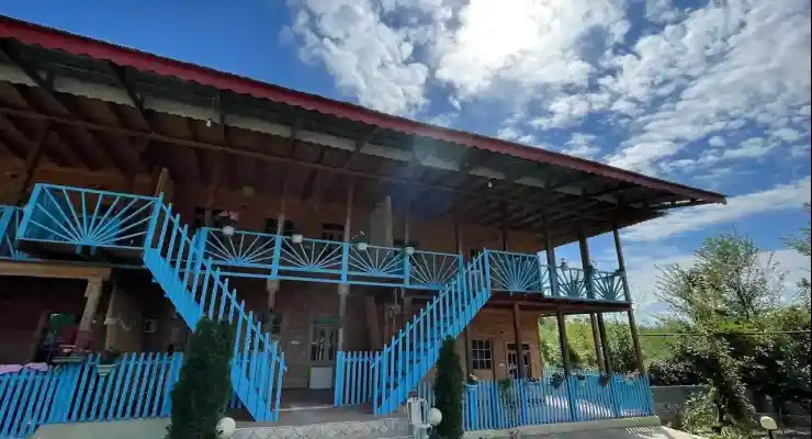 اقامتگاه بومگردی الماس سبز