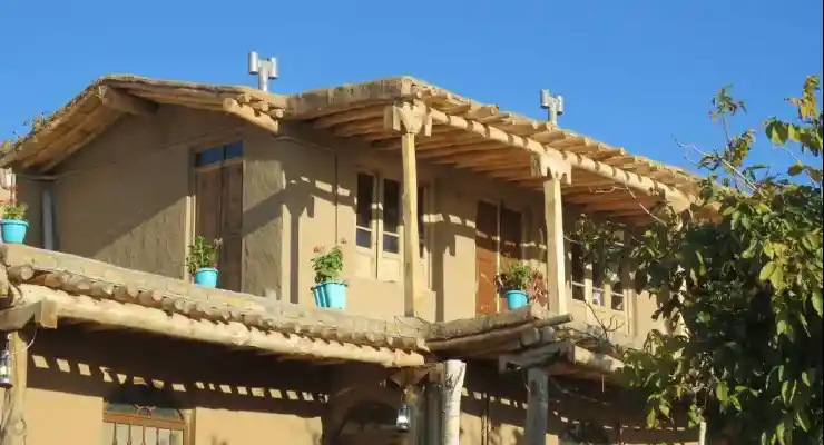 اقامتگاه بومگردی مهکده