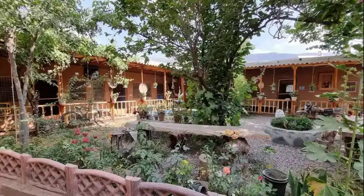 اقامتگاه بومگردی آله آموت