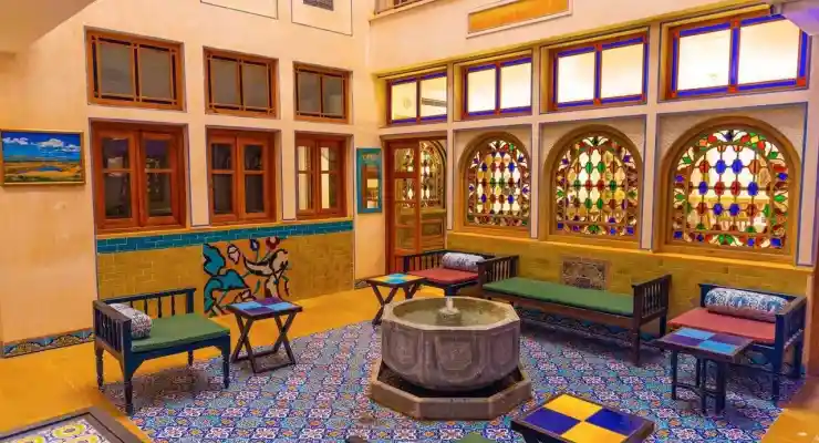 بوتیک هتل دنسه بخردی