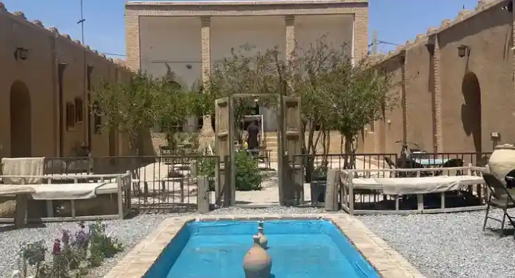 اقامتگاه بومگردی دُرافشان