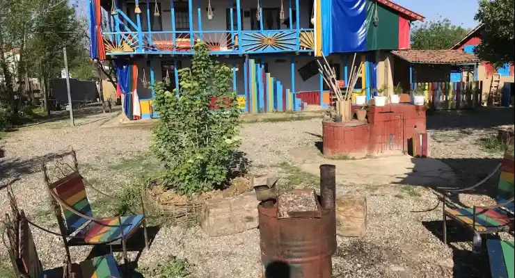 اقامتگاه بومگردی تکرم