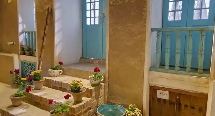 اقامتگاه بومگردی مهرکده اصفهان