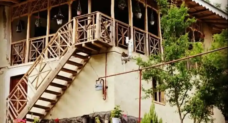 اقامتگاه بومگردی کیاتاج