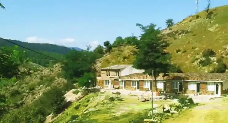 اقامتگاه بومگردی سرزمین پدری