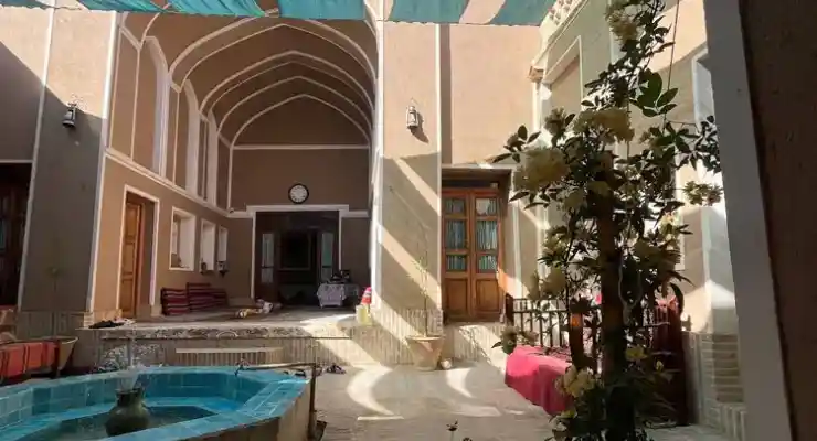 اقامتگاه بومگردی خشت و ماه