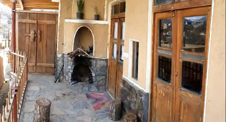 اقامتگاه سنتی آرامش برزک