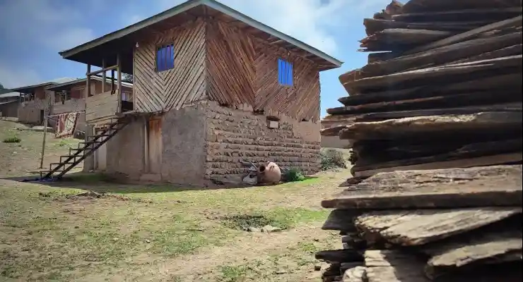 اقامتگاه بومگردی نوشا