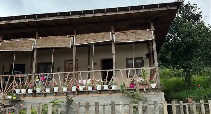 اقامتگاه بومگردی تی ته