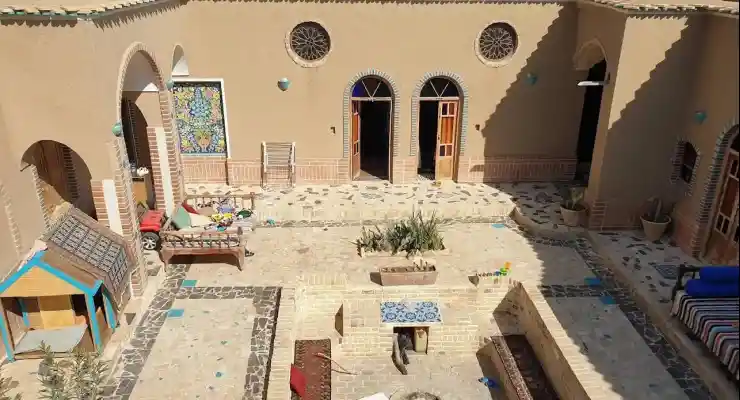 اقامتگاه بومگردی بیراهه