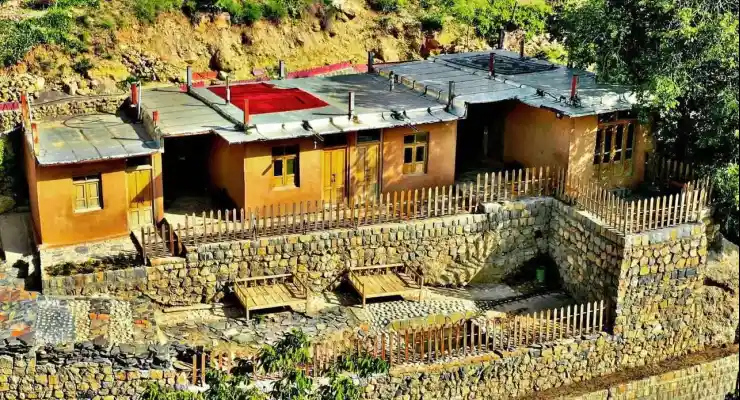 اقامتگاه بومگردی حوض دال