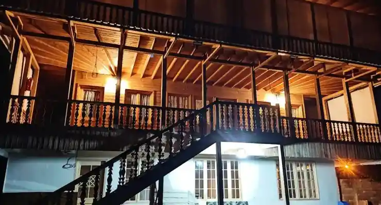 اقامتگاه بومگردی گلسرا